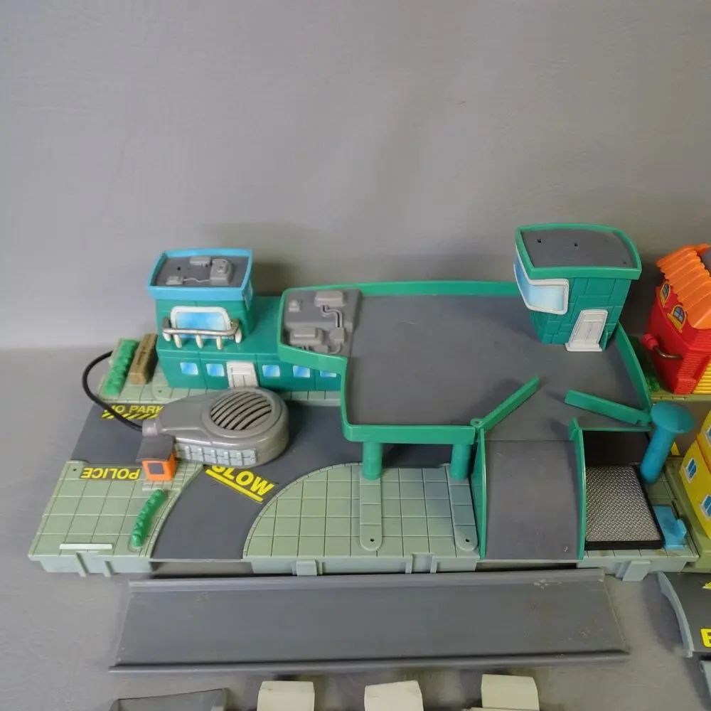 Phat Boyz City Phast Police Station Fire Station Play Set READ